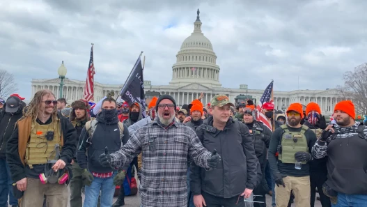 64 Days | the crowd and its leaders