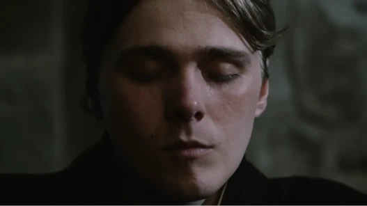 Prince Richard in contemplative prayer