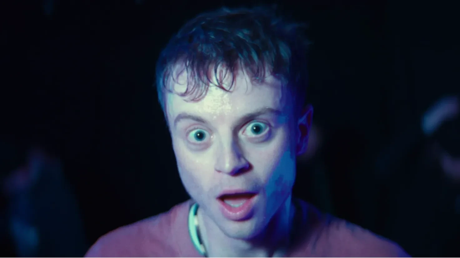 Pete on drugs in the club.