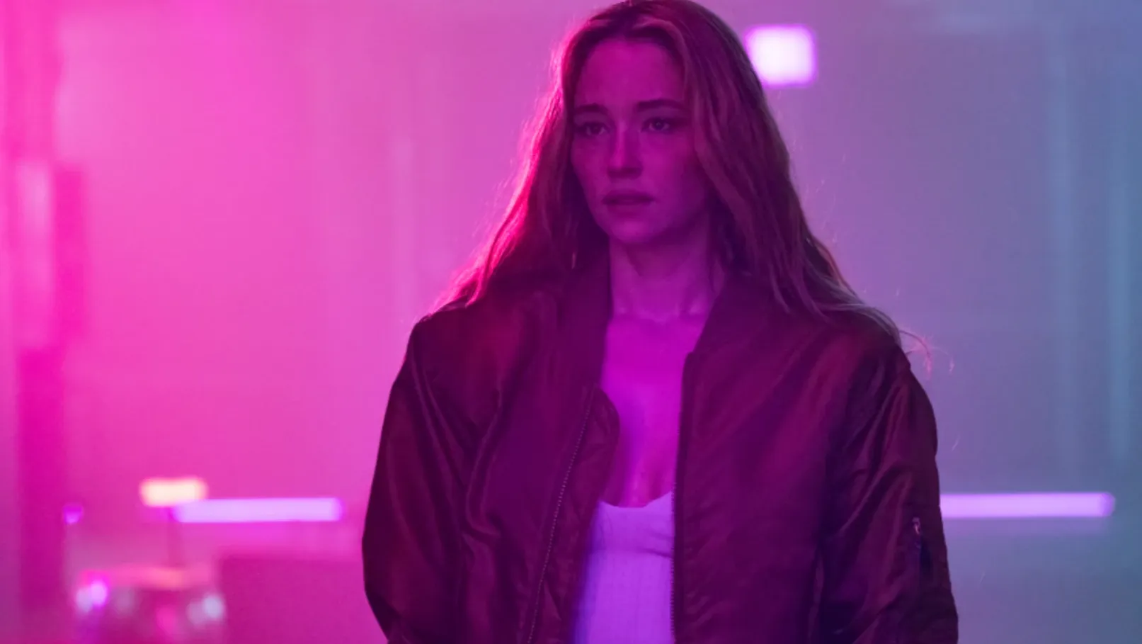 Haley Bennett (Khloe/Billie)