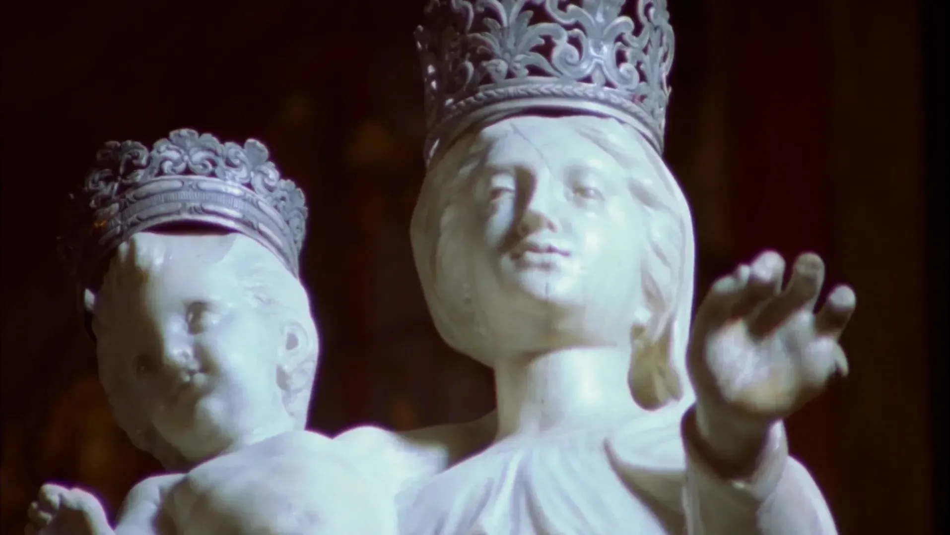 Image of a statue of two saints