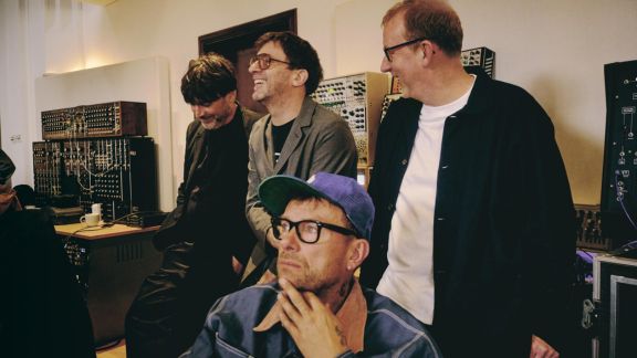 blur: To the End