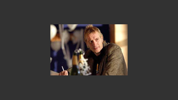 Dal: Yma/Nawr (Still: Here/Now)